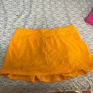 Lululemon pace rival skirt